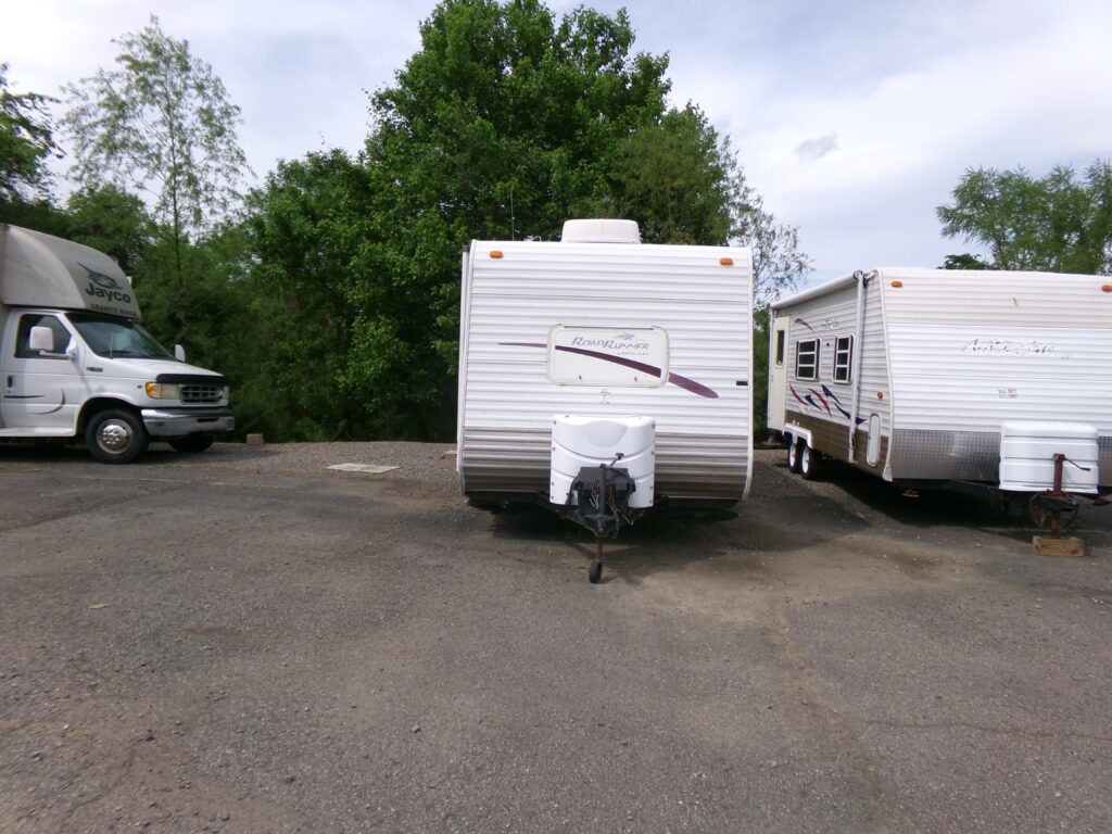 2003 Road Runner 33TS / 19' / Wt. 3314