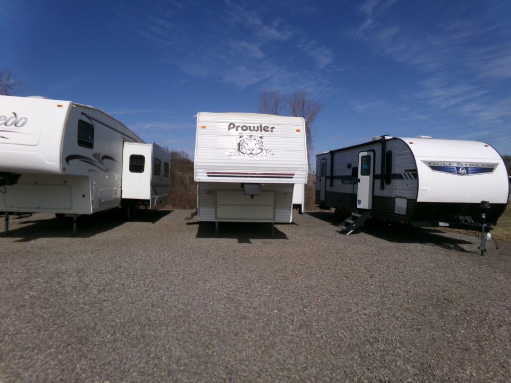 2004 Prowler M295BHS /31'